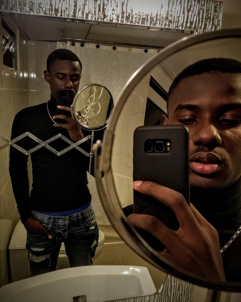 hector_jbs's tweet photo. Love is not just a verb, it's you looking in the mirror 🌹

#blackman #blackmen #black #BlackLivesMatter #blacklove  #love  #blackpeople #africa  #blackgirlmagic  #blm #fashion #model #blackculture #african #instagram #blackhistory #blackpride #hiphop #blackboyjoy #fitness #bhfyp https://t.co/7z7xUrYSNx