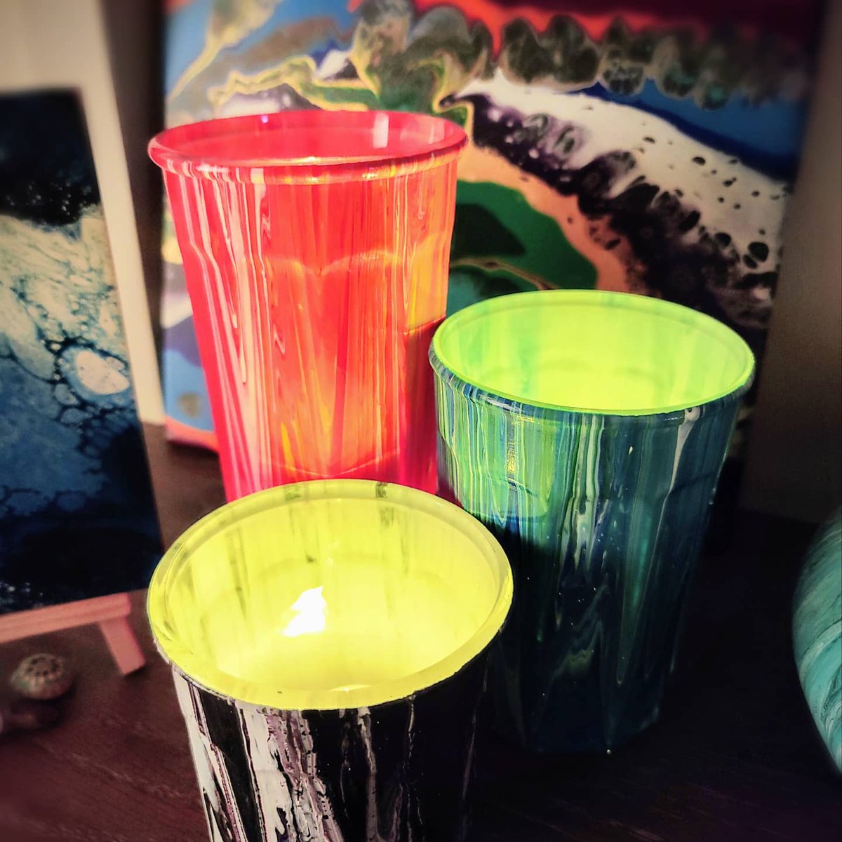 TreeHouseArtist's tweet photo. Beautiful new additions to our shop include repurposed glassware, handmade jewelry, and custom Christmas ornaments!

https://t.co/eMQR5YWGOI

#holidayshopping #SmallBusiness #ArtistOnTwitter #etsyshop #EtsySeller https://t.co/lE7CZQ3GaK