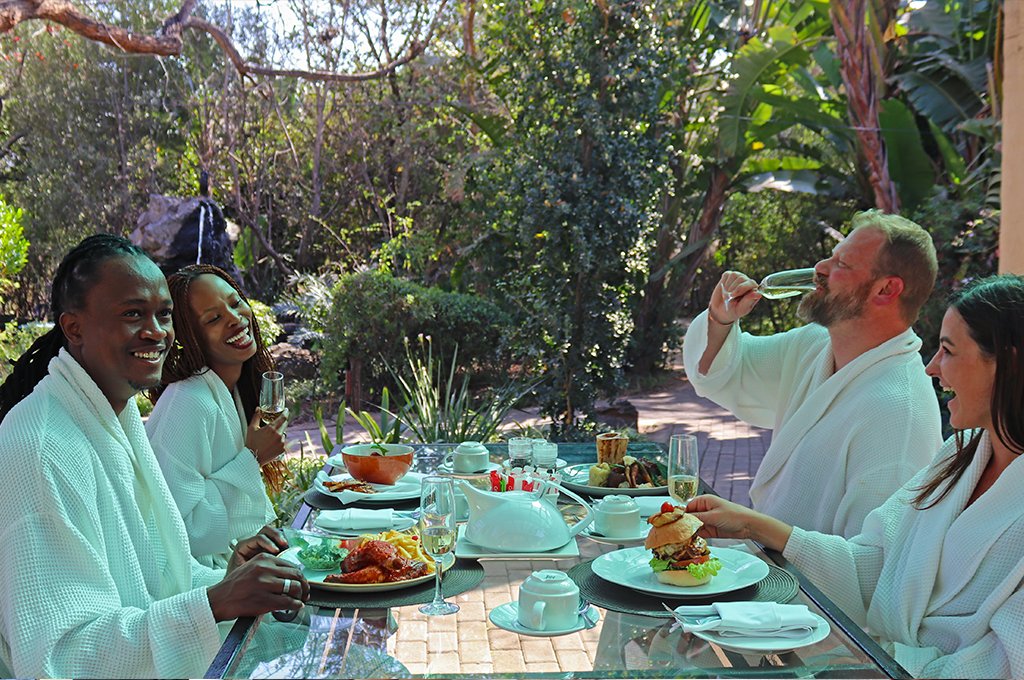 SpaInTheCountry's tweet photo. This Christmas, which would you prefer to be spoiled with? 

A.Presents, lots of presents! 
B.A voucher to visit Spa In The Country.
C.A spa day and a stay over at Misty Hills or Kedar. 
D.All of the above! https://t.co/Txf5uIMWQG