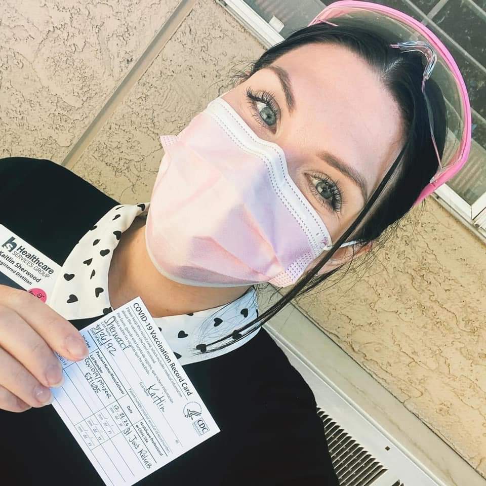BuildUpRDNs's tweet photo. #ThisIsOurShot #dietitians #essentialworkers #frontlineworkers #vitalAF #builduprdns
Dietitians work in hospitals, clinics and LTC ..getting thr #COVID19 vaccine because #VaccinesWork https://t.co/kez1wERZBA