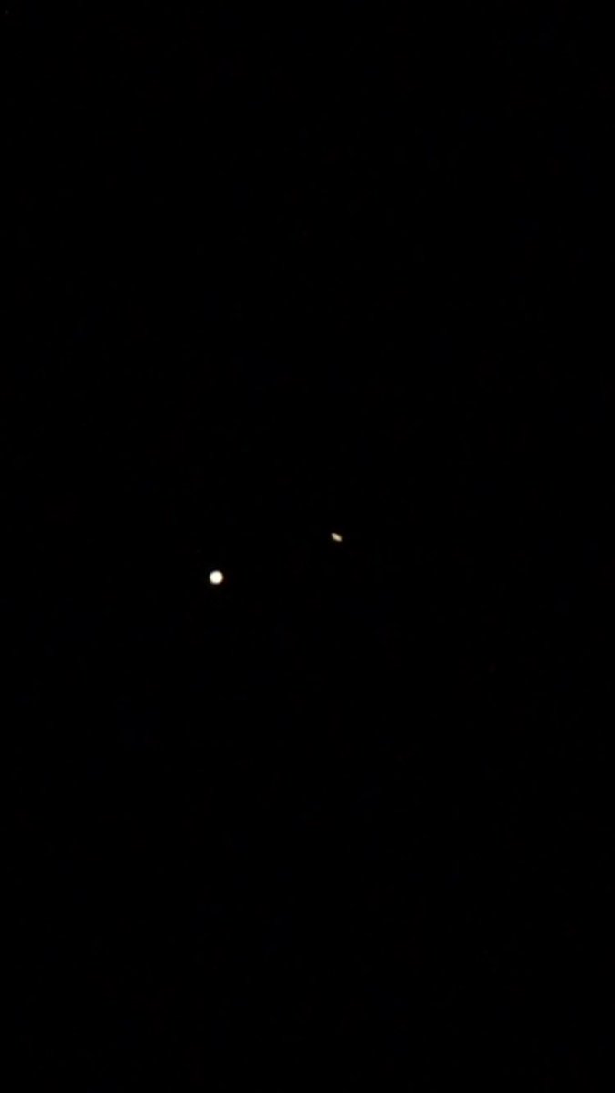 mitchellpavel1's tweet photo. Photos I got of Jupiter and Saturn #space #Saturn #Jupiter #12DaysOfChipmas #4life #AChristmasCarol #Beerman #canon #photography #nasa #SpaceX #night #christmass #nebraska https://t.co/d8wAuE4Olp