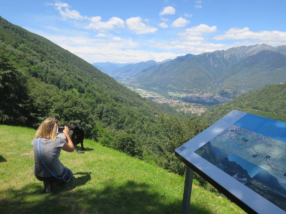 Wilde Wege im wasserreichen Val Morobbia oberhalb Giubiasco im Tessin:
Villano, Val Morobbia - Stausee Carmena - Via dell'Acqua - Giubiasco
wandersite.ch/Tageswanderung…