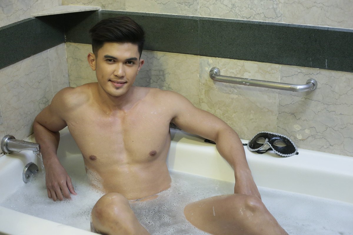 MaskaraKing's tweet photo. Makikiligo ka ba?
https://t.co/snjw7waUAv https://t.co/Gg5eeCqgTE