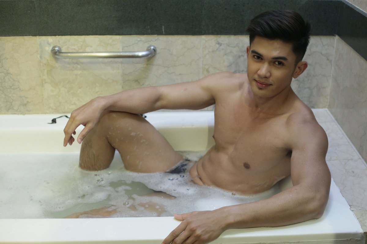 MaskaraKing's tweet photo. Makikiligo ka ba?
https://t.co/snjw7waUAv https://t.co/Gg5eeCqgTE