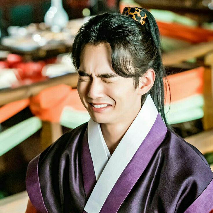 miz_surop's tweet photo. Iyong naghahanap lang ako ng pictures for future diamond painting projects tapos kinikilig na 'ko in the process. 🥰🤣😍 #YSH #LeeSun #Ruler #MasteroftheMask https://t.co/psItLoEGAU