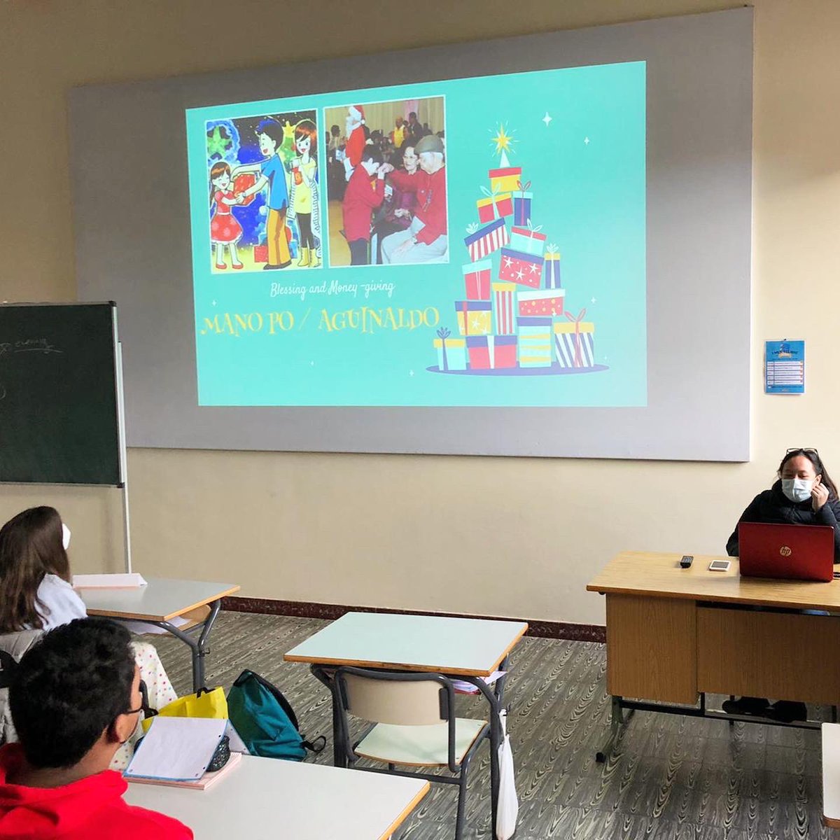 CarmelitasVila's tweet photo. La nostra assistent de conversa, Claire, ens ha explicat avui com se celebra el Nadal al seu país, Les Filipines i ens ha dut dos postres tradicionals filipins.  Moltes gràcies, Claire! #English #EnglishAssistant #Secundària #Carmelites #AcíEstic https://t.co/w91HliL1Nj