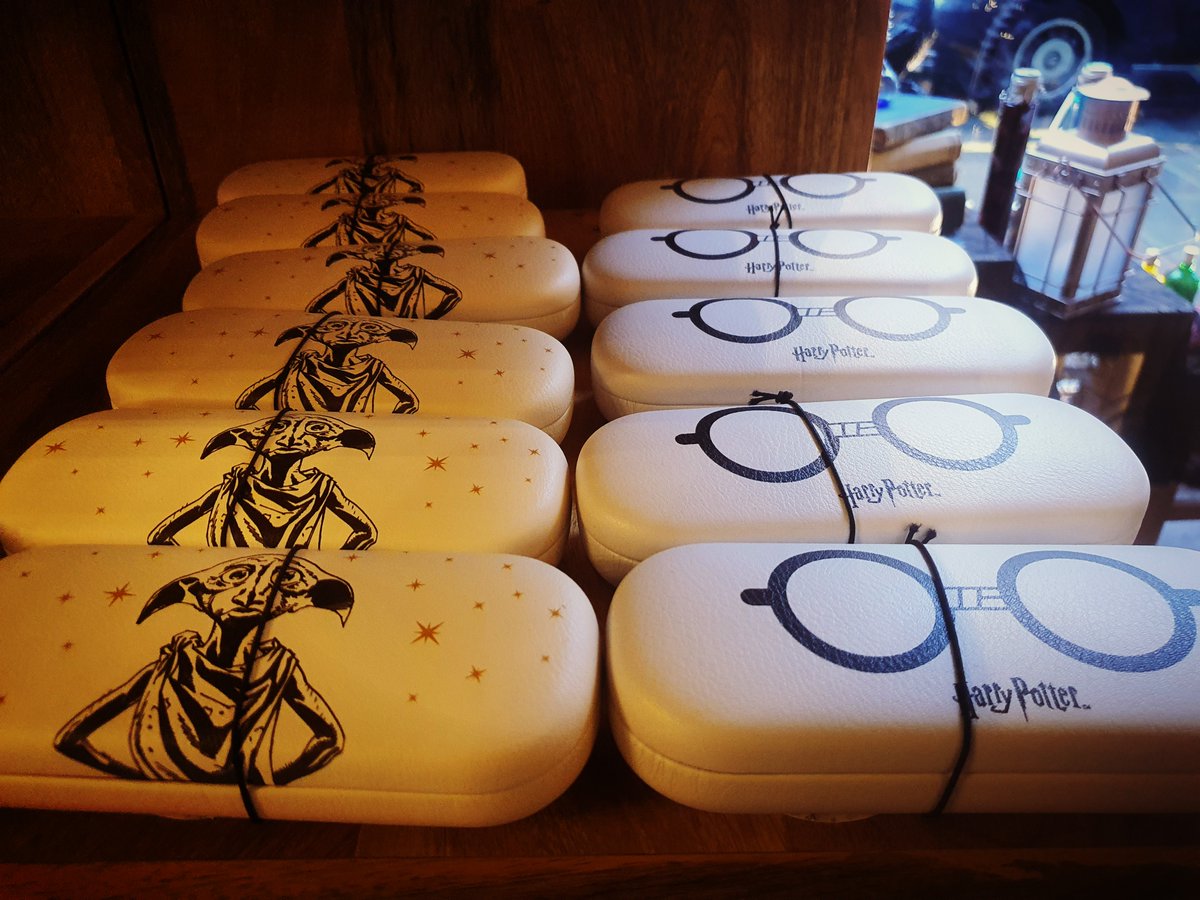 HouseofSpells's tweet photo. Right or Left?
Which is your favourite?
https://t.co/5V8qaNvAKm
#harrypotter #potterhead #wizardingworld #dobby #dobbyelf #dobbyisafreeelf #pottermore #gift #giftidea #shop #shoplondon https://t.co/pWswwZSQZe