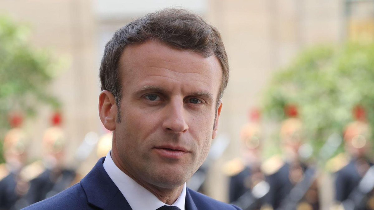LEXPRESS's tweet photo. 🔴 "Nous sommes devenus une société victimaire et émotionnelle. La victime a raison sur tout. Son discours l'emporte sur tout et écrase tout, y compris celui de la raison"

EXCLUSIF. Macron, son grand entretien confession sur la France ⤵️

https://t.co/KV94uaiaIx https://t.co/B82j7V4OLa