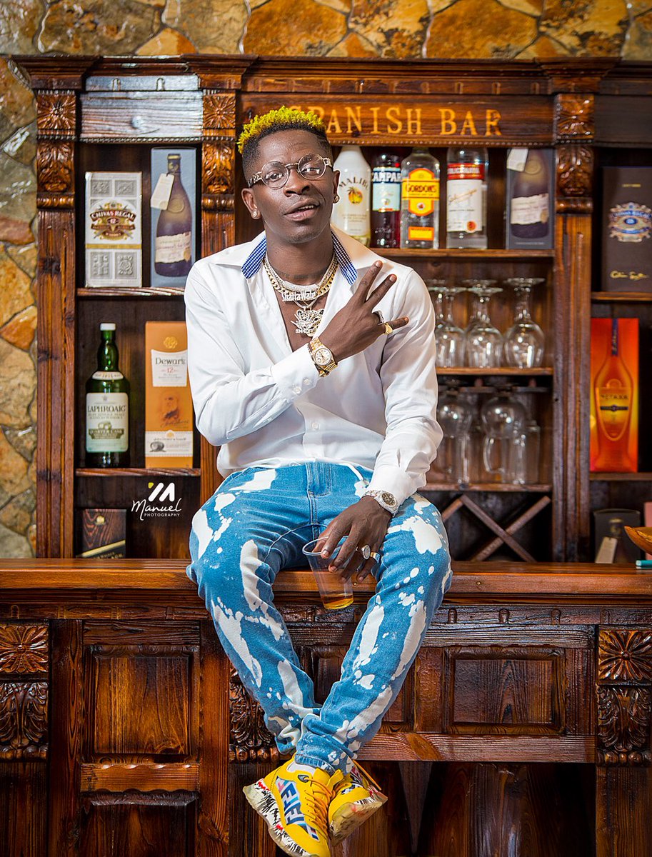 shattawalegh's tweet photo. It’s been a while we made some 💰, it’s Christmas 🎄 guys ! Let’s make some cool cash for the festive season. Promote your products here for free , use the hash tag 
#ShattaTuesdayMarket #XmasEdition

 #AhodwoLasVegas https://t.co/oAGxONKvzr