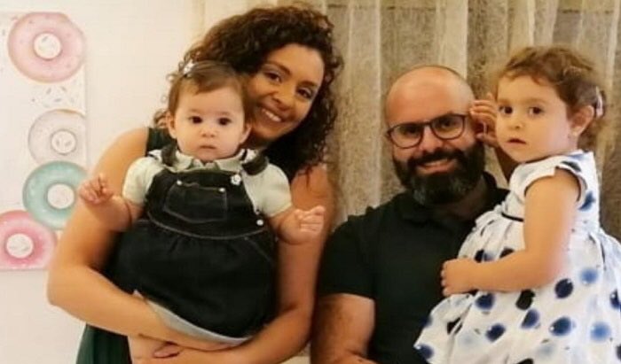 بنت قريتي اهمج نايلة الخوري ارملة،وآية وتالا خسرتا والدهما في عزّ طفولتهما.
كاتم للصوت اودى بحياة جوزف بجاني.
من ولماذا؟
قرأنا سيناريوهات خطيرة ومعطيات مدهشة.
على القضاء والاجهزة الامنية اعطاءنا الاجوبة الشفافة والسريعة.
هل سيفضح القضاء كاتم الصوت ام سيتم كتم اسرار كاميرا جوزف؟