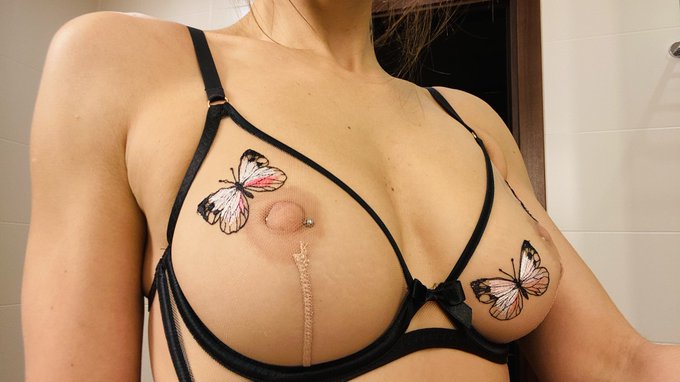 Good morning🦋 https://t.co/DZJYW8dvOb<a href="/tag/smokinghot"class="tags"><span>#smokinghot</span></a><a href="/tag/smokingkills"class="tags"><span>#smokingkills</span></a>