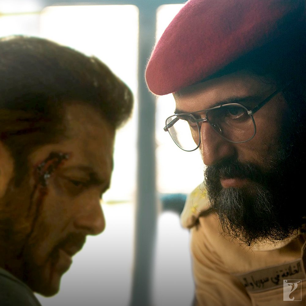 Hero tabhi achha aur damdaar lagta hai jab Villain utna hi bura aur khatarnaak ho !

That's why special mention goes for @DelafroozSajjad for portraying Abu Usman so wonderfully !!!

3ROARING YEARS OF TZH