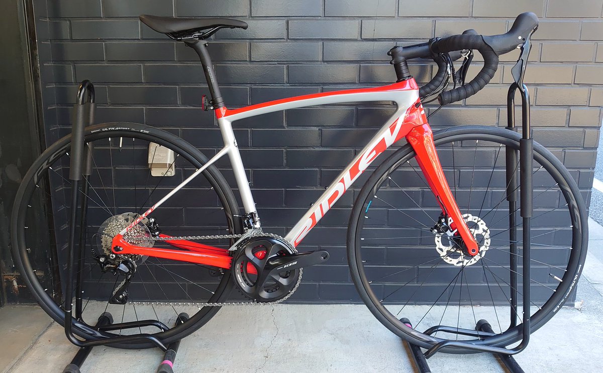 mitsuiki_cycle's tweet photo. RIDLEY Fenix SLが入荷！フェニックスシリーズの次男坊！プロも認めるオールラウンドエンデュランスレーサーバイクの決定版！ご検討されてる方はお早めに！なう。
#ridleybike #ridley #fenixsldisc #リドレー #フェニックスsl #roadbike #ロードバイク #東京 #国分寺 #サイクルショップミツイキ https://t.co/yZnhzC1EDj