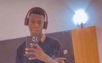 SaharaReporters's tweet photo. 19-year-old UNILORIN Student Commits Suicide After Losing N300m To Forex | Sahara Reporters https://t.co/zNCF1SJcAC https://t.co/wgUzomA92m
