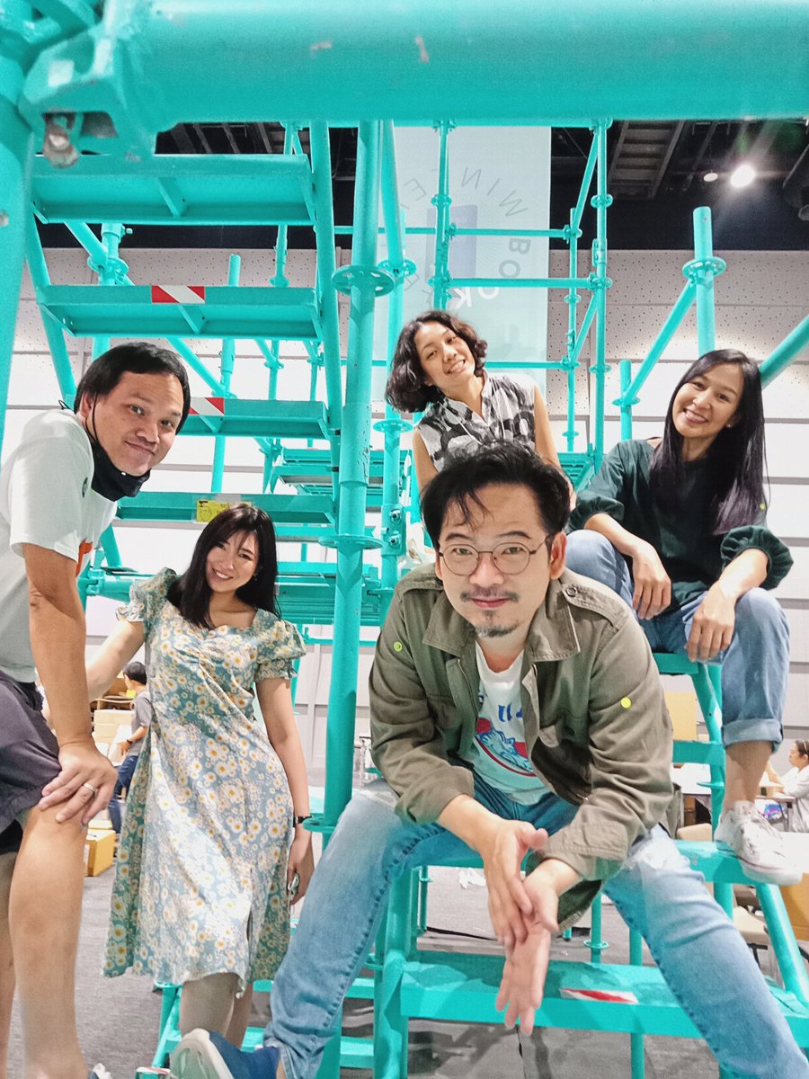 OngArt_Official's tweet photo. ขอบคุณทุกคนที่มาเจอกันและไม่ได้เจอกันที่งาน #winterbookfest2020 ที่ผ่านมานะครับ : ) https://t.co/NygWcJkzvm
