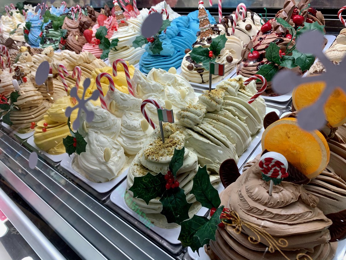 Tis the season for Giovanni’s gelato! Whether you’ve been naughty or nice, don’t think twice about treating yourself to our festive flavours this month! ✨😉✨

#giovannisgelato #madewithlove #christmas #flavours #everyflavourtellsastory #buckinghamshirelifestyle