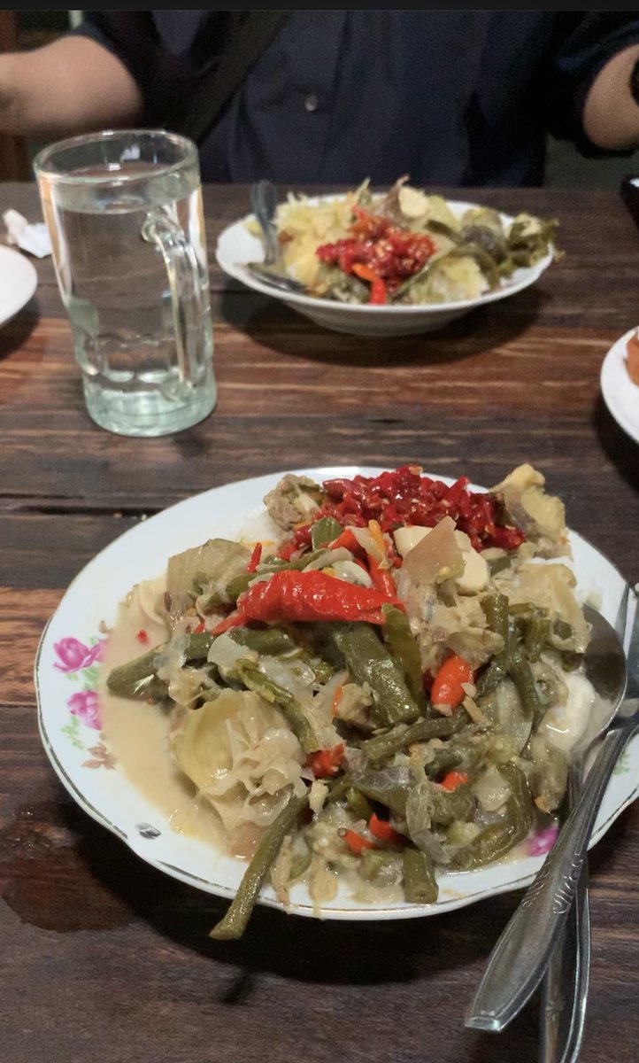 gomudono24's tweet photo. Hayo tebak laukku pake apa ja? ๐๐๐๐๐ #kopiklothok #pakem #kulinerjogja #kuliner #makandijogja #lockdown #makan #kopi #starving #jogja https://t.co/Cu4b06Nkx2