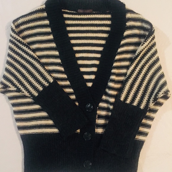 So good I had to share! Check out all the items I'm loving on <a href="/Poshmarkapp/">Poshmark</a> #poshmark #fashion #style #shopmycloset #magaschoni #victoriassecret #suzyshier: posh.mk/7eIgAASZpcb