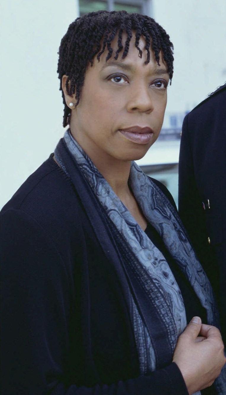 Happy birthday to actress and singer, Lynne Thigpen! 