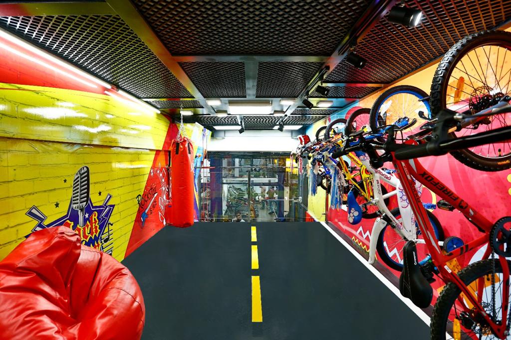 sukantahere's tweet photo. Tough times don't last, tough teams do. Firefox launched its first ever exclusive Kids Store in Delhi, featuring a life size wall graffiti of Ironman &amp; Hulk, Lego play wall, rock climbing wall, kids lounge and off course their favourite FIREFOX Bike to #GoBiking. https://t.co/tCVvUbHyIG