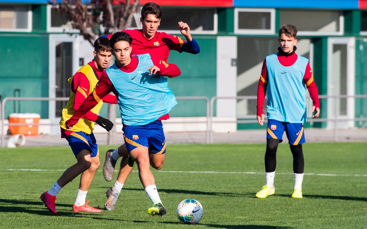 FCBmasia's tweet photo. 💪 Preparats pel derbi d’aaquest dimecres entre el Juvenil A i l’Espanyol
💪 Preparados para el derbi ante el Espanyol
#JuveniA #UA19 #ForçaBarça 💙❤️ https://t.co/4QQ5L8vixc