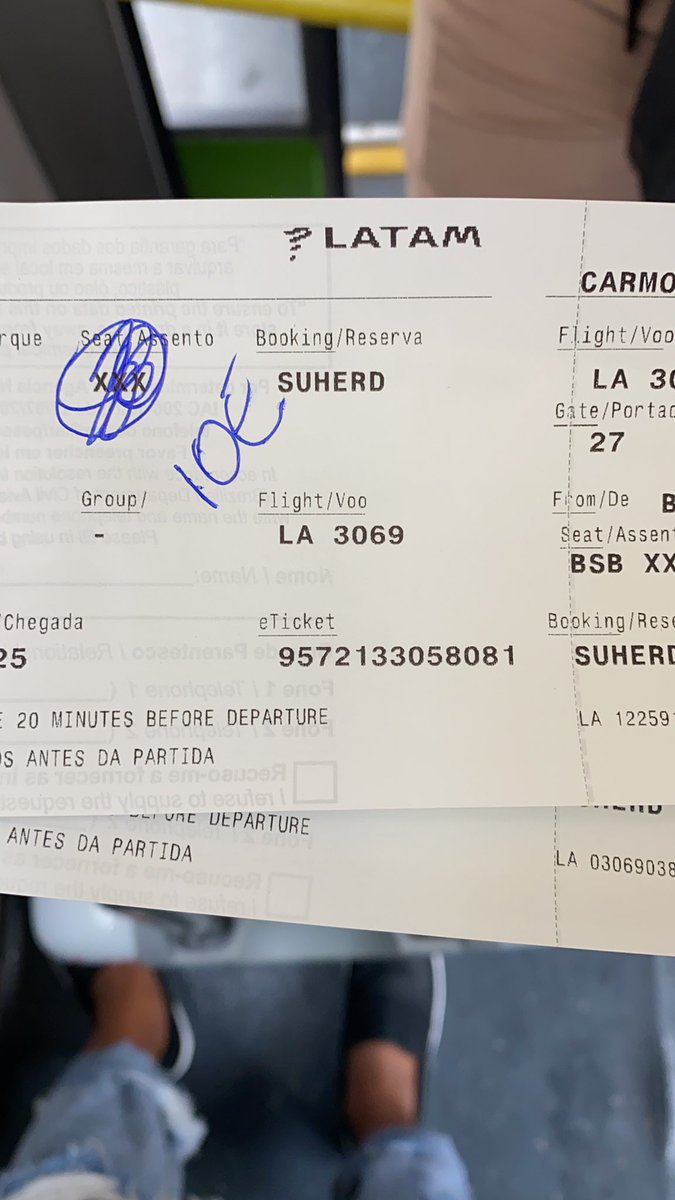 AimeeCarmo's tweet photo. Padrão @LATAM_BRA de marcar seu assento! #latamBrasil https://t.co/I7i3sgbIhv