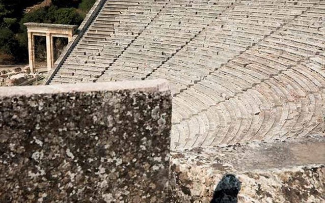 naftemporikigr's tweet photo. «Χώροι σε αναμονή»: Τα θέατρα του Ελληνικού Φεστιβάλ στην εποχή της πανδημίας https://t.co/bntozKcngW #AEF2020 #athensandepidaurusfestival #kapa_ekdotiki #covid19 #Coronavirus #quarantine #socialdistancing #lockdown #naftemporiki https://t.co/8pBWBkg86z
