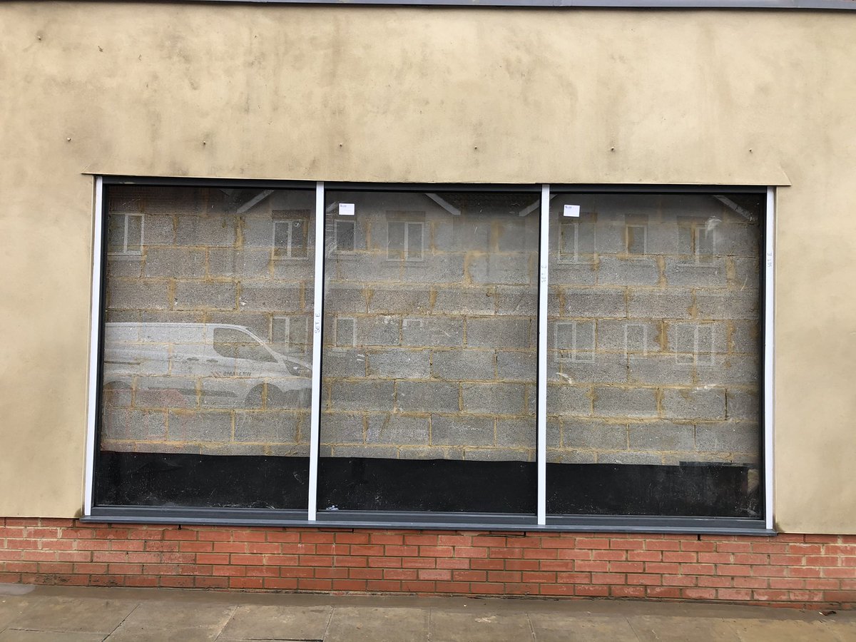Hellsbellsorton's tweet photo. If 2020 was a window... what a shame / waste of money @coopuk #nunhead #se15 #peckham 🤦🏻‍♀️ https://t.co/fz4nLlZCl4