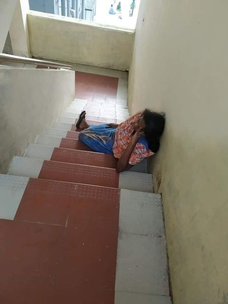 pakirvom's tweet photo. #மயிலாடுதுறை மருத்துவமனையின் அராஜகமும் அட்டூழியங்களும்.பொதுமக்கள் வரிப்பணத்தில் 6 மாடி கட்டிடம் கட்டிவிட்டு 
பொதுமக்கள் 110 படிகள் நடந்து செல்ல வேண்டும் என்றும் #லிப்ட் வசதி இருந்தும் அங்கு பணிபுரியும் ஊழியர்களுக்கு மட்டும் தான் அந்த லிப்ட் என்ற அராஜகம்.

@CMOTamilNadu @mkstalin https://t.co/FjFpVWexld