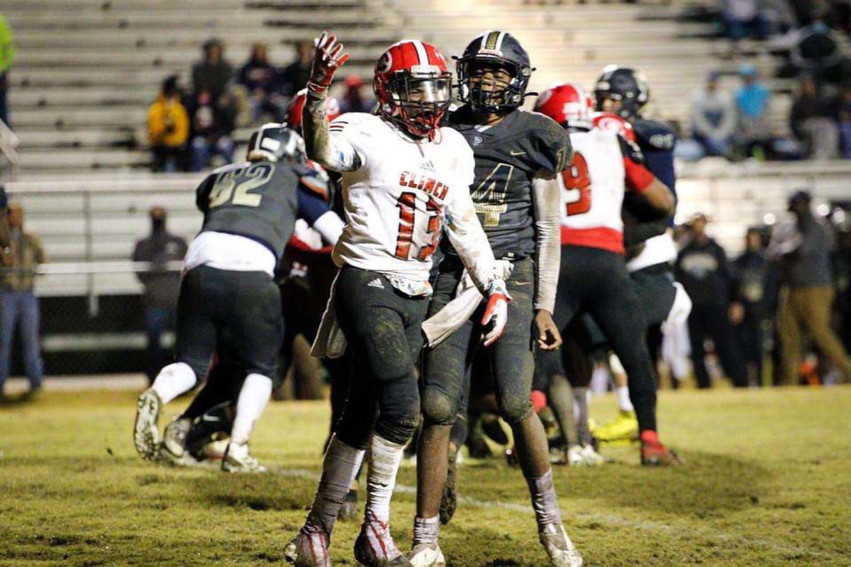 Just tryin to make it out the hood and make mom happy ❗️💯