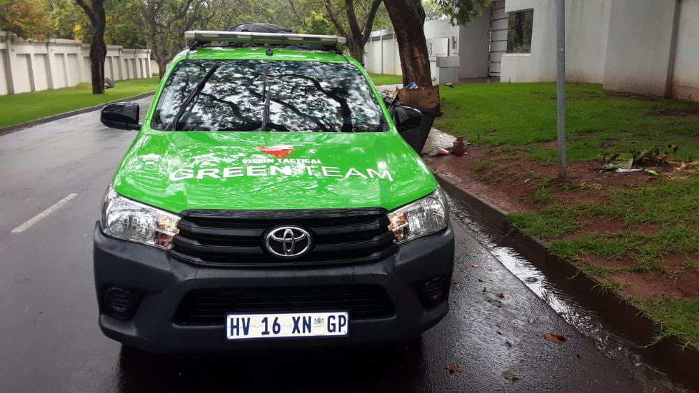 VTacGreenTeam's tweet photo. #KeepingItClean in Houghton today where a number of branches from trees fell down due to the wet weather experienced overnight. 

The team has dropped off two full bakkie loads at the local depot ensuring our roads are safer and cleaner for motorists and the public! 

🇿🇦♻️ https://t.co/fNdLEnjyEf