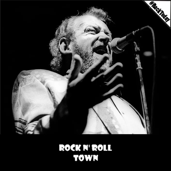 RockNRollTown's tweet photo. #RockToday
📅 22/12/2014 📅

Φεύγει από τη ζωή ο Joe Cocker.

#RnRT #Towners #JoeCocker #RIP #Death #JoeCockerFans #Rock #Blues #Soul #Music #RockMusic #History #TodayInRock #TodayInMetal https://t.co/bUpzmJaFgx