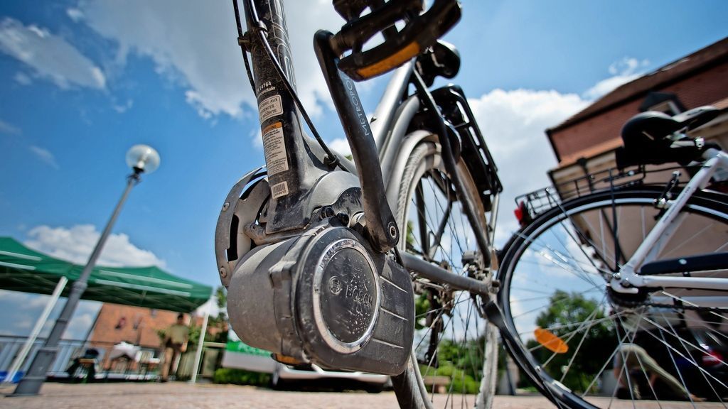velonest's tweet photo. Zu faul zum #radeln? Laut folgender Studie wird das #E-Bike immer beliebter! Teilt uns doch gerne mit, was IHR lieber mögt! https://t.co/t0KIPcsQuo https://t.co/UA4DNe3qiT