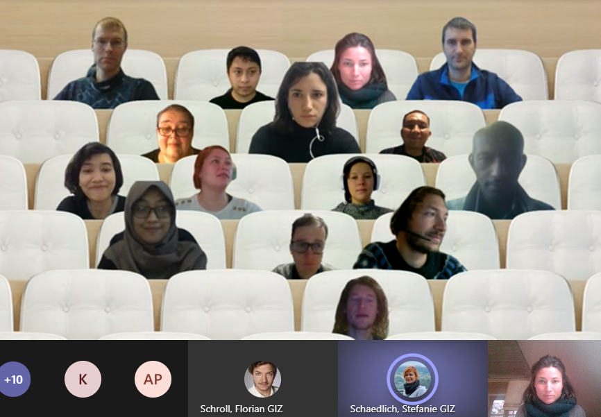 SAMS_EU_H2020's tweet photo. one month ago the @SAMS_EU_H2020 #H2020 last project #meeting took place #virtually - it was a nice time 🐝🐝🐝 https://t.co/nDmi4j0Sra