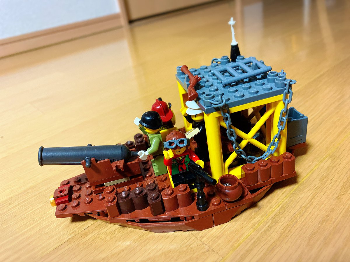 Kouchanman7's tweet photo. 海軍の小舟〈輸送船〉
#Twitterこどもレゴ部
#自由作品   #LEGO https://t.co/9MBT49Fby0