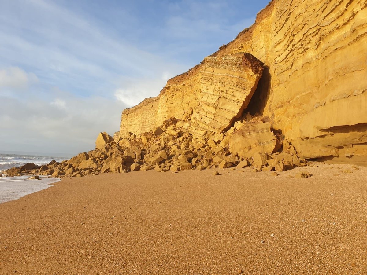 Our rangers have been checking on last week’s rockfall at Hive Beach.  There has been no change in the situation, which means that the cliff and the fallen material  is still unstable. You should stay away from the  area  more information at  orlo.uk/dvsrH