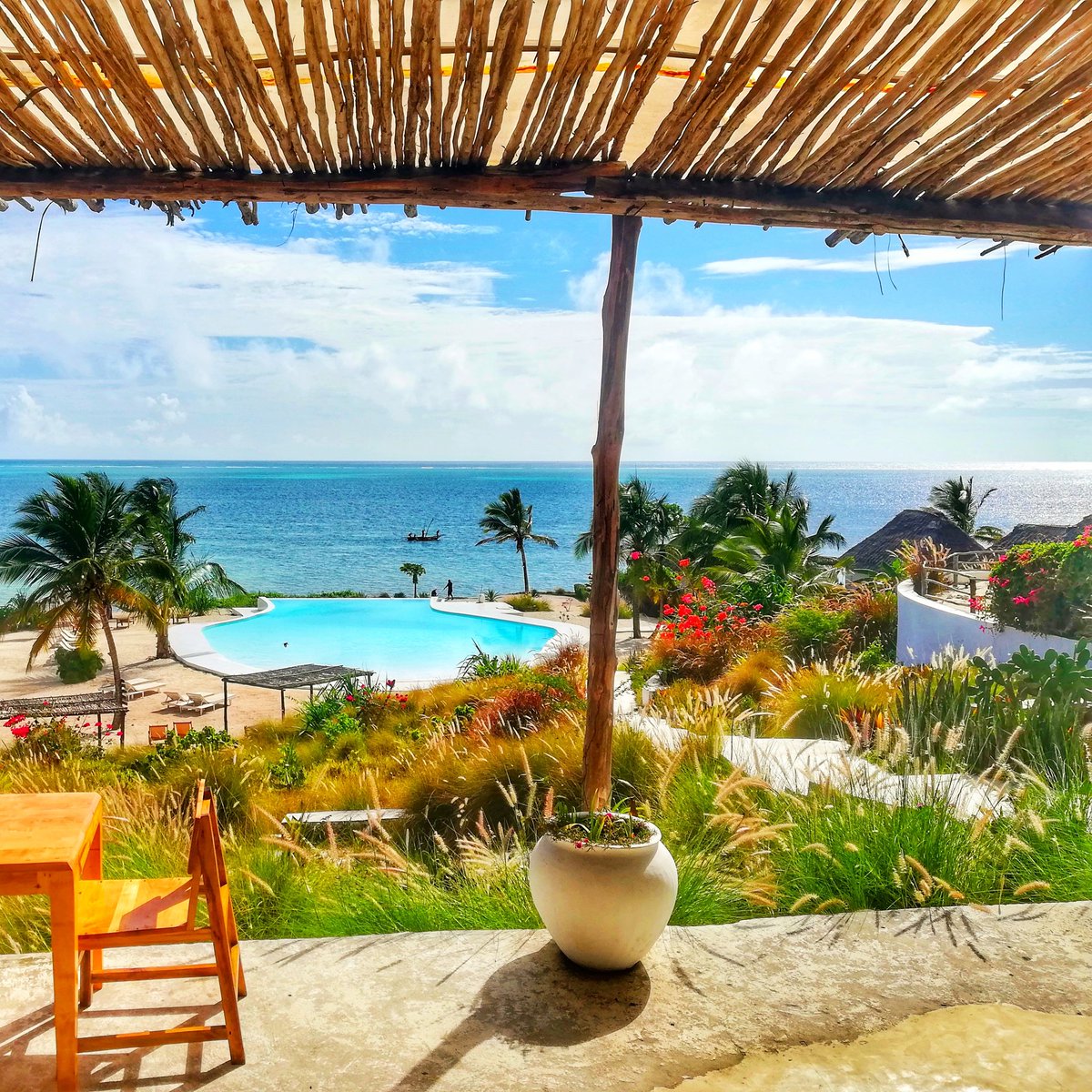 Viajaneando's tweet photo. A quién le gustaría estar allí?? 🙋‍♀️Who wants to be there?? ☀️

 #travelphotography #beach #beautifulplaces #sealovers #amazingviews #beachlovers #Paradise #relax #Zanzibar #playasparadisiacas  #volveremosaviajar #piscinainfinita #hapiness #viajaresvida https://t.co/sZKwAv4xwC