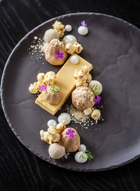 ❀ honeymoon phase/motivation- in the beginning when your ed just developed (or the start of a diet) you'll generally be losing lots of pounds week after week for a month(s) straight, that's because you have the motivation to lose weight if that makes sense.