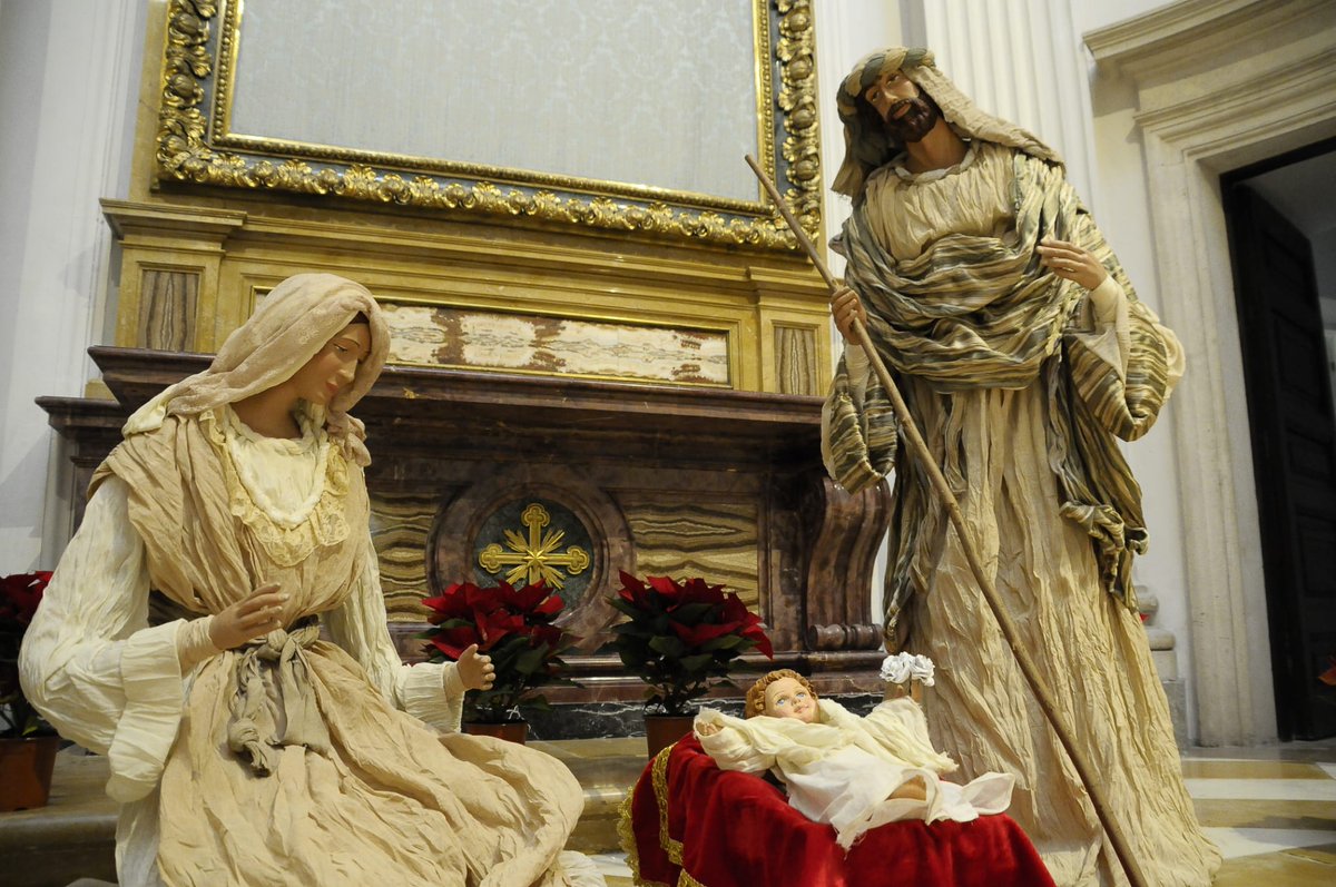 💫Os deseo a todos, queridos vecinos, que paséis una feliz noche, llena de alegría y esperanza por el Nacimiento de Jesús.

🙏Vivámosla con responsabilidad para cuidar a quienes más queremos y protegerles de la pandemia que todavía nos ataca.