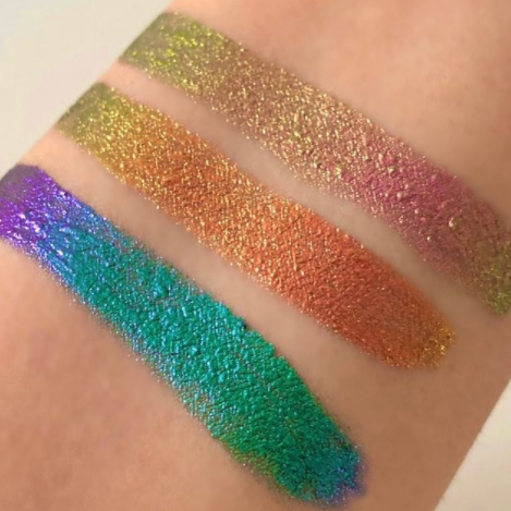 ciatelondon's tweet photo. #ShadowFlip swatches✨🙌 the secret to eyes that are out of this world 🌍😍 creating high impact &amp; dreamy metallic finish on the lids in seconds! 🙌 available online 3 shades Peacock 🦚 Wonder 💖 Ember 🌈 tap to shop now ✨ #ciate https://t.co/jaIXU8ayTu