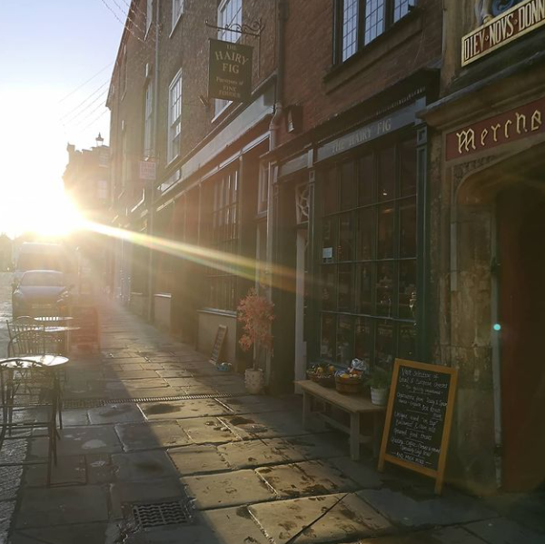 indieyorkmap's tweet photo. @hairyfigyork on Fossgate - What a glorious morning, it might be chilly but it's certainly pretty!
Open all day today for more of the good stuff! We have mulled wine to keep you warm too!
Hope to see you soon!
#TeamFig #york #yorkshire #shoplocal #fossgate #visityork https://t.co/rVsr5BxNCJ