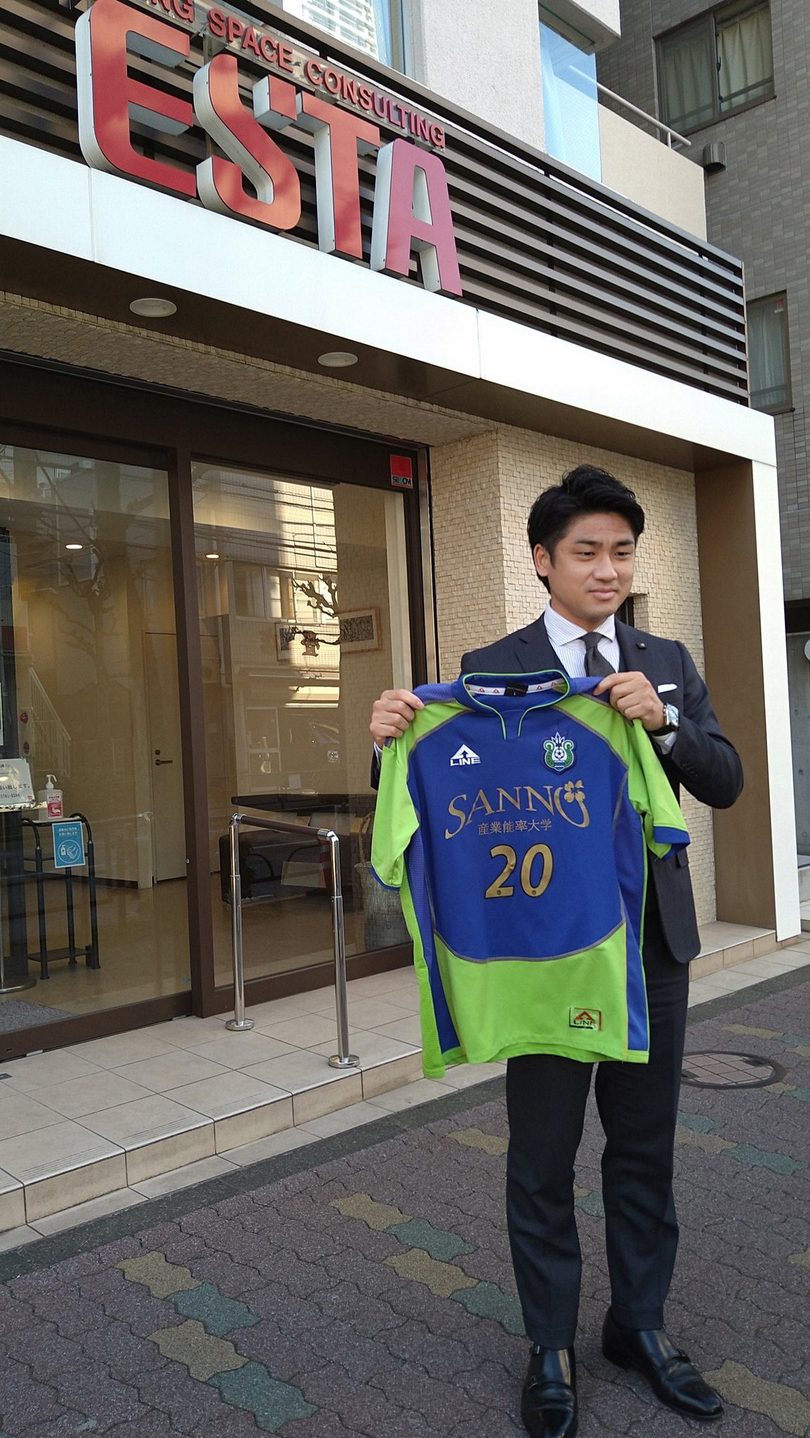 ベルマガ編集長 有坂玲 Sur Twitter 今日のインタビューはご指摘の通り 原竜太ゲットゴール のチャント でお馴染み 現在 不動産管理会社で社長を務める湘南ベルマーレの選手ob 原竜太さんです ベルマガ Bellmare ベルマガ編集長 有坂玲 Sur Twitter 今日のインタビューはご指摘の通り 原竜太ゲットゴール のチャント でお馴染み 現在 不動産管理会社で社長を務める湘南ベルマーレの選手ob 原竜太さんです ベルマガ Bellmare