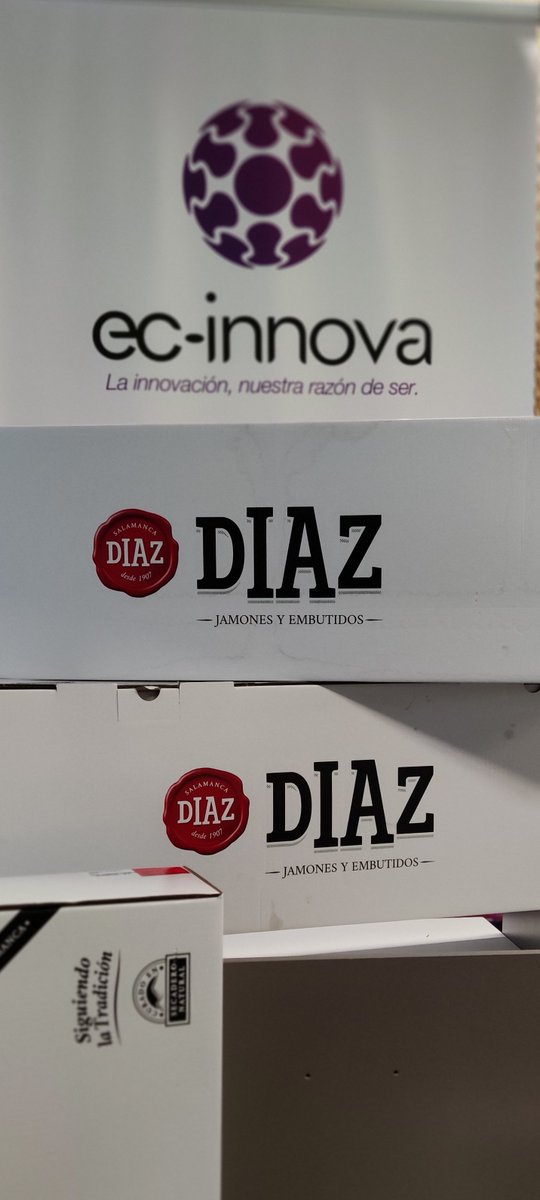 ECInnova's tweet photo. Después de un año un poco complicado, hay que coger fuerzas para el que viene. Por eso, la Navidad ha llegado a @ECInnova en forma de... JAMÓN!! 🤩
¡¡Muchas gracias al jefe por este detalle!! 🥰
#EcInnova #EcInnovaTeam #eljefemola #semereceunaola https://t.co/E4TeufGIiY