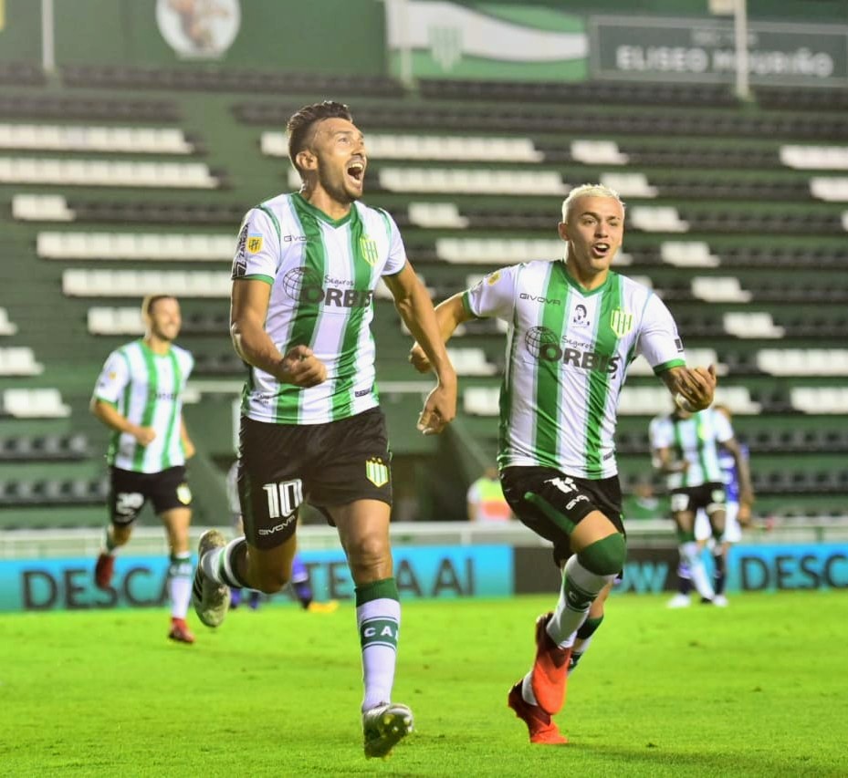 goldmediacancha's tweet photo. #CopaDiegoMaradona | #ZonaCampeonatoB | 
Repaso día #Lunes 

#Banfield 2-1 #GimnasiaLP

PT
⚽ 2' Agustín Fontana (B)

ST
⚽ 3' Matías #García (G)
🔴 28' Marcelo #Weigandt (G)
⚽ 52' Jesús #Datolo -p- (B) https://t.co/lNRH9xV9d5