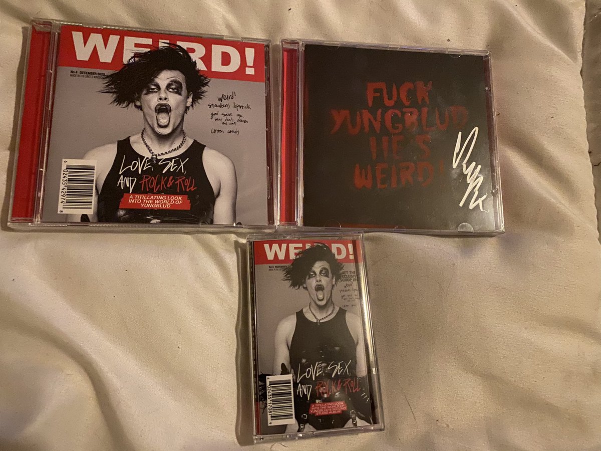 hellpower78's tweet image. Whoop whoop they finally came just waiting in the personalised one now 🖤🖤🖤@yungblud @YungbludArmy