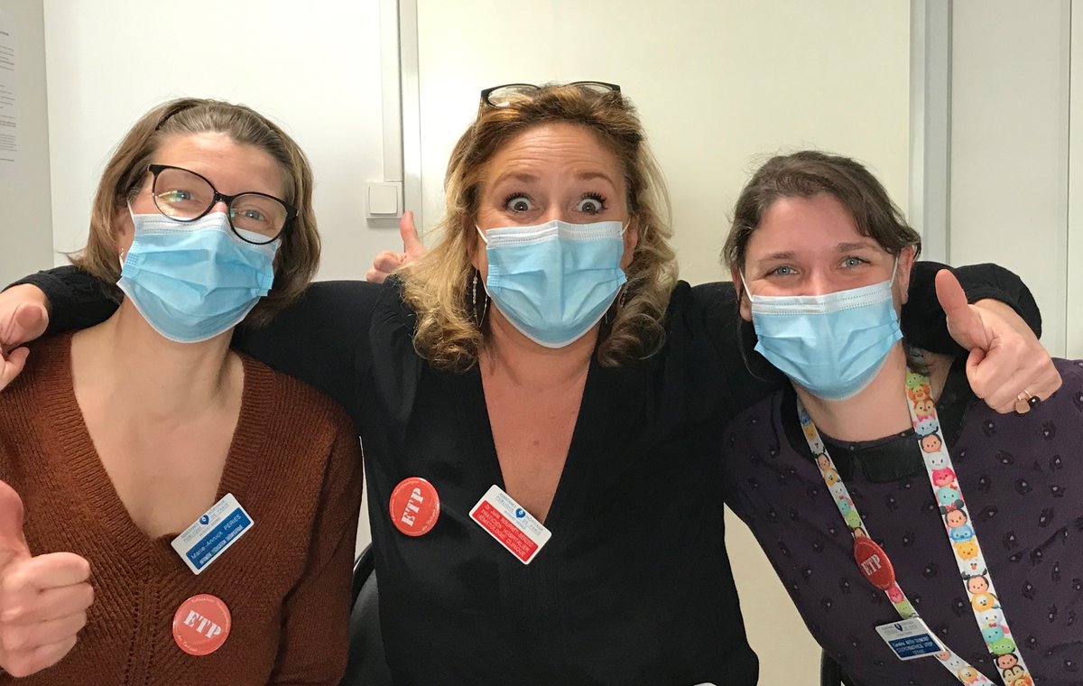 HopRobertDebre's tweet photo. [#Engagement #Patient 🤝] 
Désormais, les 134 professionnels de l’Éducation Thérapeutique du Patient (ETP) de l'hôpital Robert-Debré @APHP seront toutes et tous identifiables grâce au badge dédié 🟠 que portent ici les coordinatrices de l'unité ! 
https://t.co/MOIWj4PBYq https://t.co/TWoOylGRII