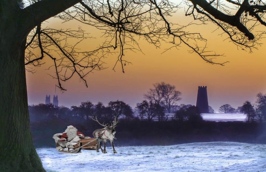 NickHedges4's tweet photo. @Bev_EastYorks @bev#beverley #xmas #santa https://t.co/nFjBEPdCd6