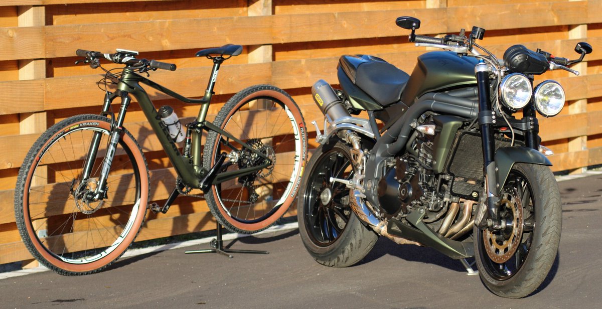 VelcanCycles's tweet photo. Vous aussi personnalisez votre VELCAN avec votre couleur préférée 💥

Nous on adore ! 😍

#personalisation #fabricationfrançaise #moto https://t.co/T2LMAc1qev