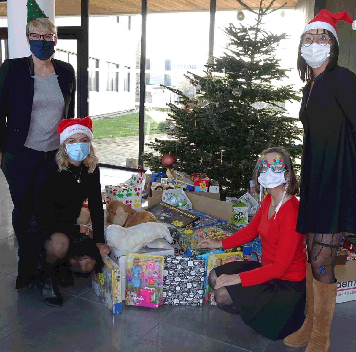 TGS_France's tweet photo. [ #Solidarité 🎄 ] Comme l’an passé, plusieurs salariés se sont portés volontaires pour organiser une #collectedejouets au profit du @SecoursPop. Nous avons ainsi collecter une centaine de jouets 🎁 auprès des équipes de Beaucouzé.

MERCI à tous ! 👏👏👏

#WeAreTGS #Noëlsolidaire https://t.co/YJQRuhFfsY