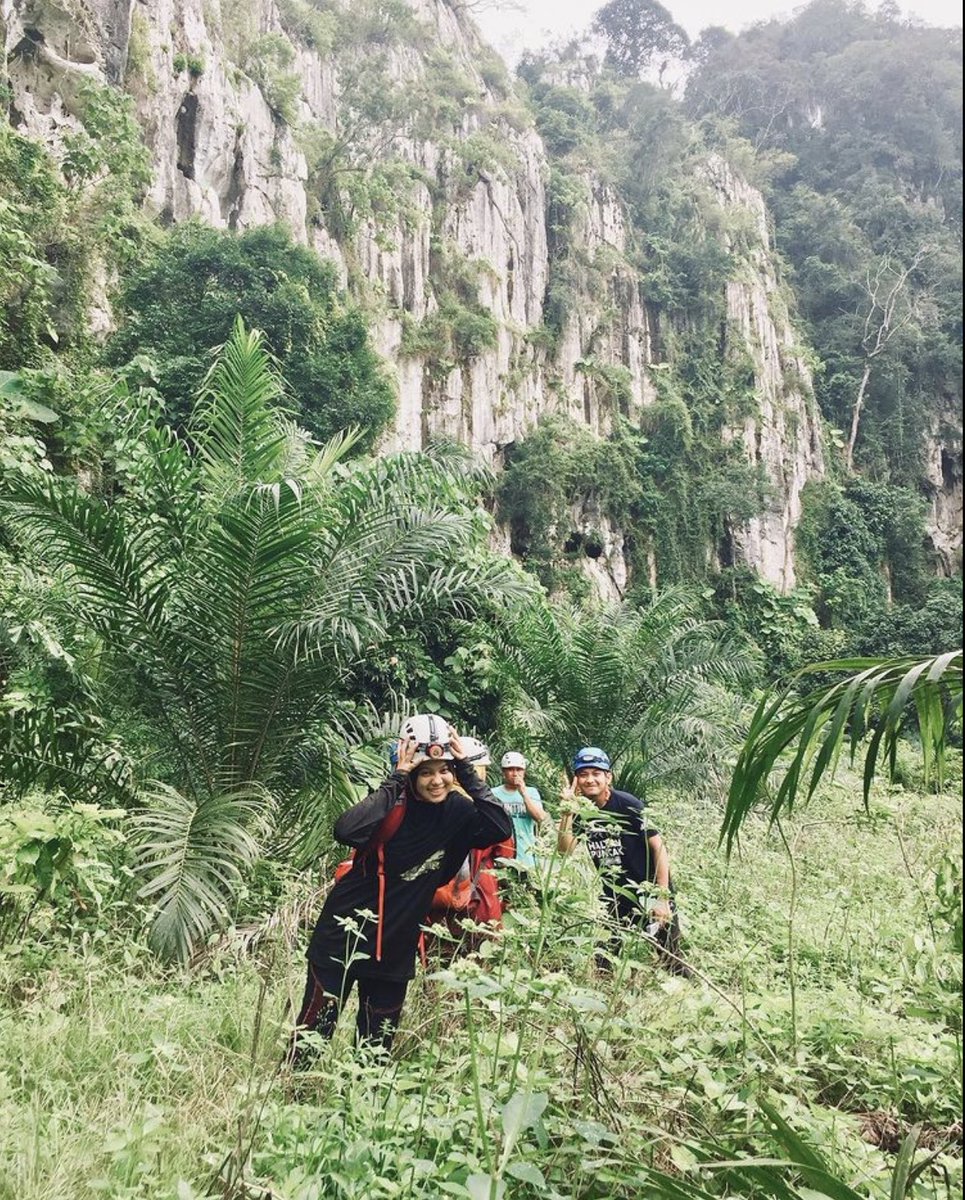 IyliaPuti's tweet photo. Don't be afraid to explore, Let’s go caving !
#O20JRN500 #JOURNERATION #Tourism #cuticutimalaysia #merapoh #pahang #VisitMalaysia
@mrhamz https://t.co/715qUyqVMs